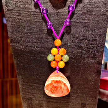 红纹石水滴形挂坠（毛衣链） 规格/mm 重量 19克 编码 92104889