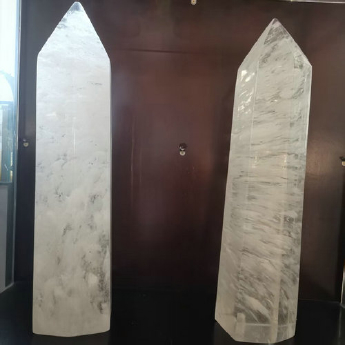 白晶柱（水晶大王收藏） 规格高70-80*15-18cm 重量 // 编码 82900156