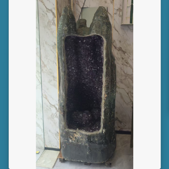 紫晶洞(水晶大王收藏） 规格// 重量 /千克 编码 19003216