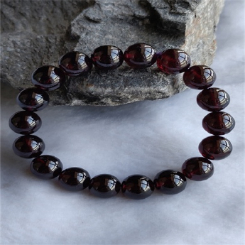星光石榴石圆形手链 规格8.5mm 重量 28克 编码 82102928