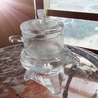 石来运转-原石水晶冲茶器（座盖杯3件套装） 规格16*16cm 重量 // 编码 35102146