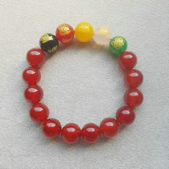 红玛瑙或黑玛瑙圆珠手链一条(五路财神.逢考必胜.金榜题名.） 规格主珠12mm 重量 // 编码 16800128（多种搭配看图选款）