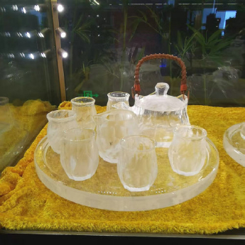 原石水晶仿古茶壶+6听雪杯+1公道杯(礼盒套装) 规格宽6.5高8cm 重量 // 编码 35103284