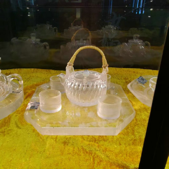 原石水晶仿古茶壶+4竹节冰烧杯(礼盒套装) 规格高9宽13口径10宽5高5cm 重量 // 编码 35103286