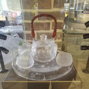 原石水晶仿古茶壶+4禅定大刻面冰烧杯(礼盒套装) 规格cm 重量 // 编码 35103291