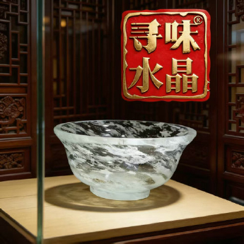 原石水晶弧边茶碗 规格宽9.5高5.4cm 重量 / 编码 35200114