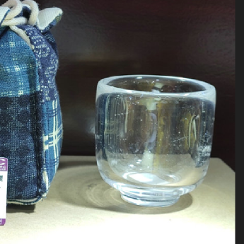 原石水晶窄底杯 规格6*6cm 重量 // 编码 35102449