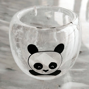 原石水晶鼓形杯(熊猫描黑色) 规格3.8*3.5cm 重量 // 编码 35102436