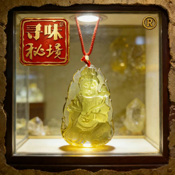 极品冰种黄晶精雕观音挂坠(水精宫殿) 规格/mm 重量 /克 编码 61000257