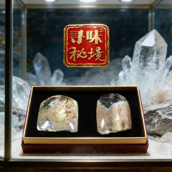 花幽灵原矿石摆件(2件套、带盒）(水晶大王收藏) 规格47*34/ 重量 159克 编码 19002847