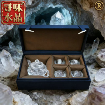 原石水晶光身茶壶(1国产矿壶+4巴西矿厚内直杯）礼盒#17 规格18*10*10cm 重量 // 编码 35103159