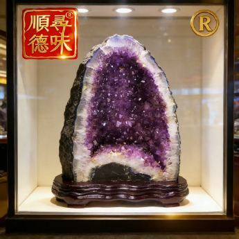 紫晶洞 规格48*27*20cm 重量 18.78千克 编码 10003981