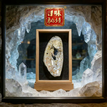 花幽灵原矿石摆件(1件套、带盒）(水晶大王收藏) 规格94*37/ 重量 114克 编码 19002736