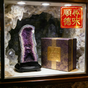 紫晶洞 规格28*33*70cm 重量 /千克 编码 39000087