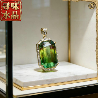 黄绿碧玺长方形戒面 规格14.5*4mm 重量 1.9克拉 编码 92109868