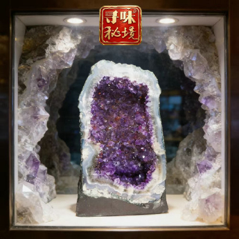 紫晶洞 规格74*26*26cm 重量 16.42千克 编码 10002271