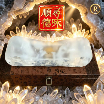 原石水晶枕头(99.97%) 规格32*9*8cm 重量 // 编码 35102532